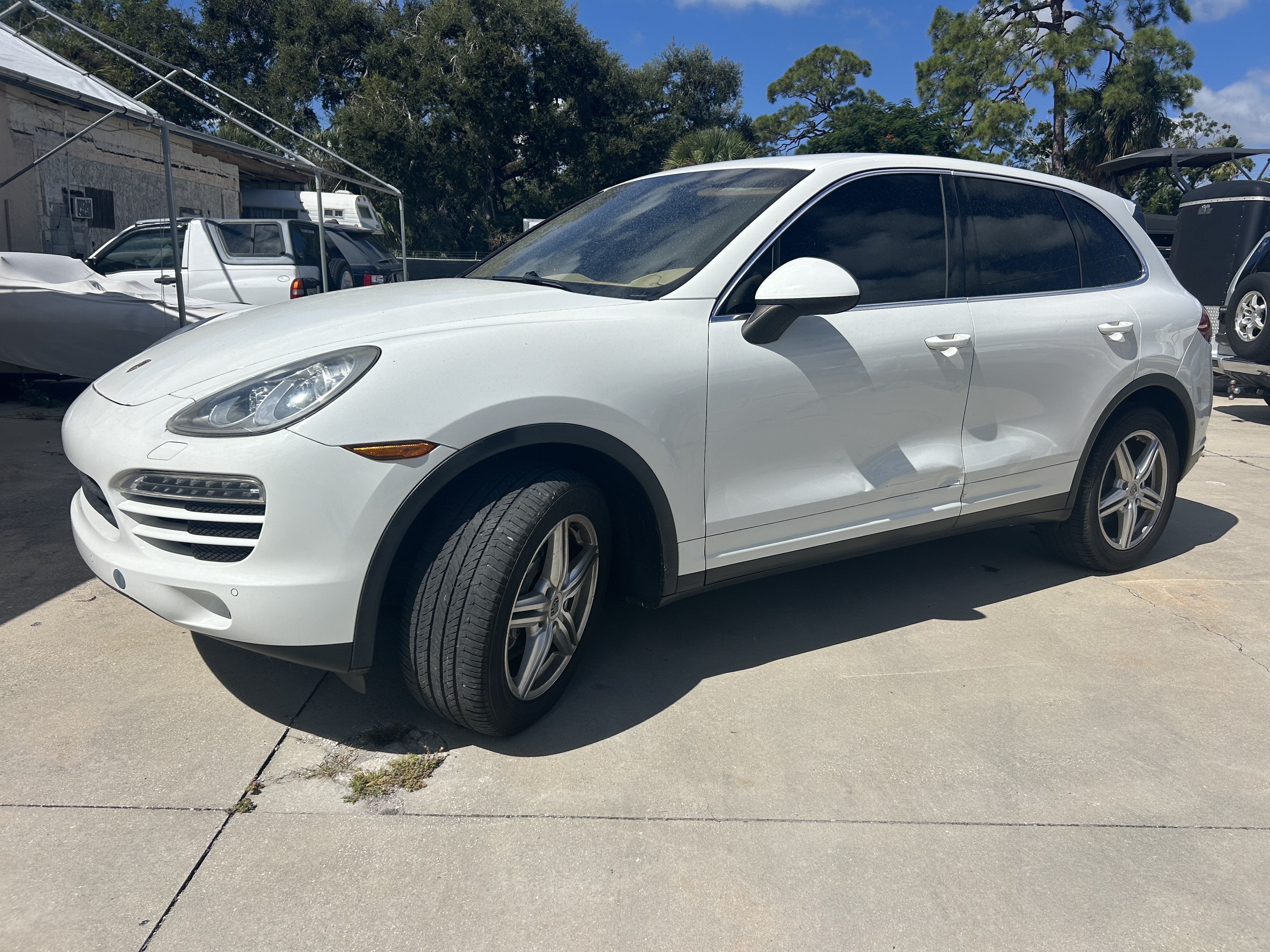 Porsche Cayenne main image