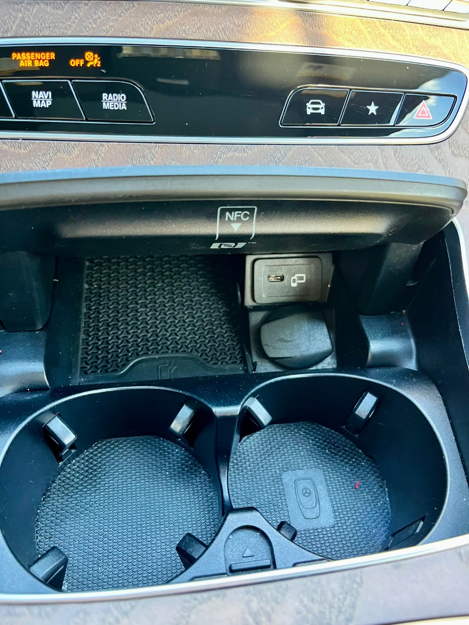 MERCEDES-BENZ E-CLASS - 10