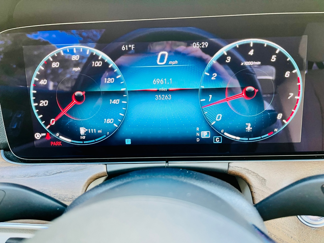 MERCEDES-BENZ E-CLASS - 4