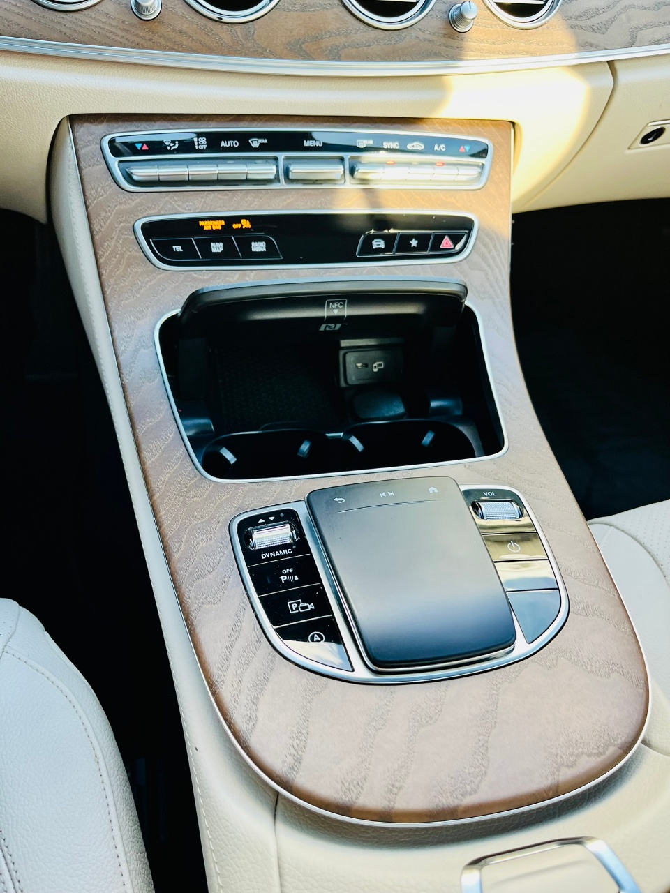 MERCEDES-BENZ E-CLASS - 9