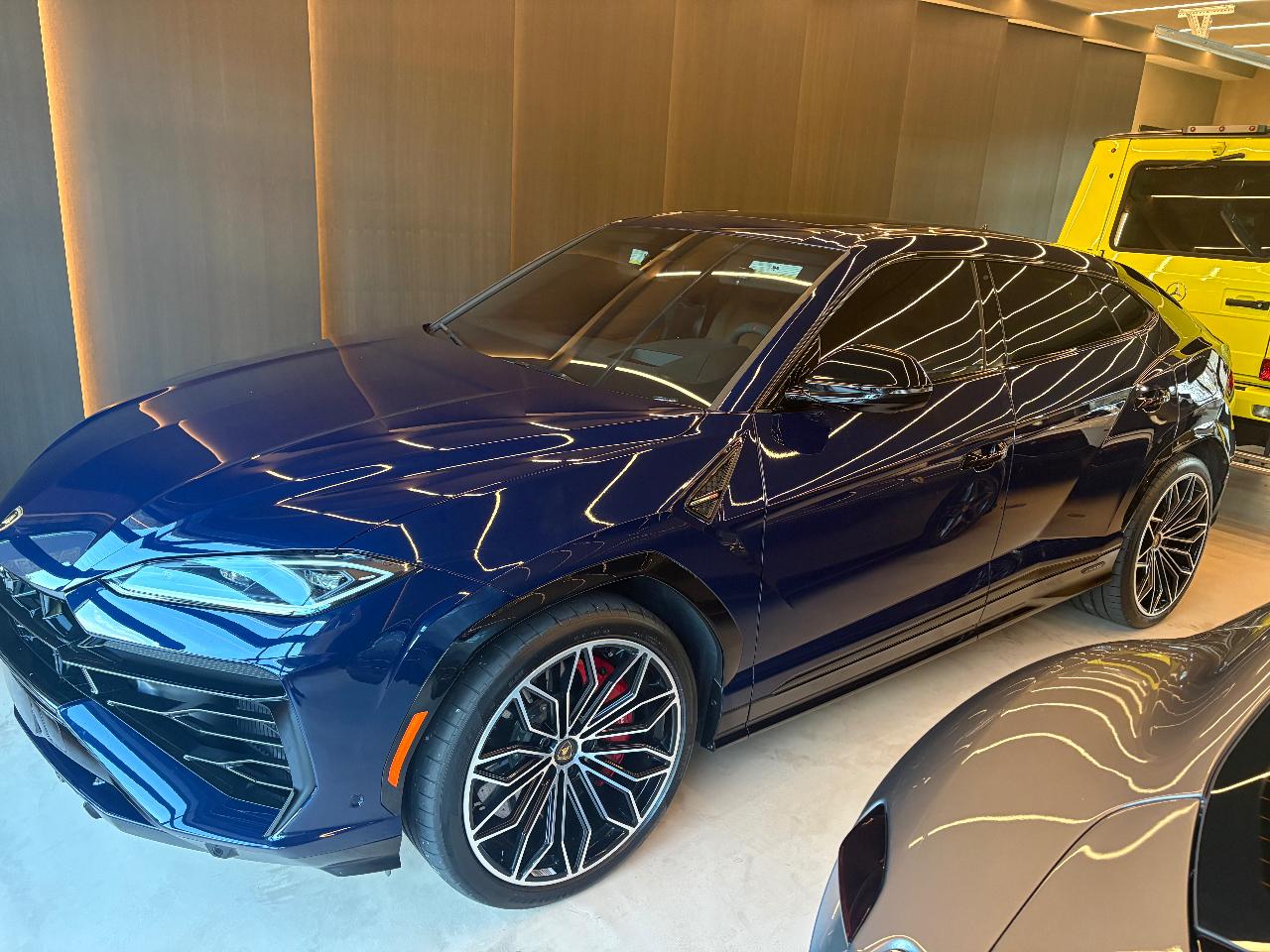 2025 Lamborghini URUS SE 照片 9