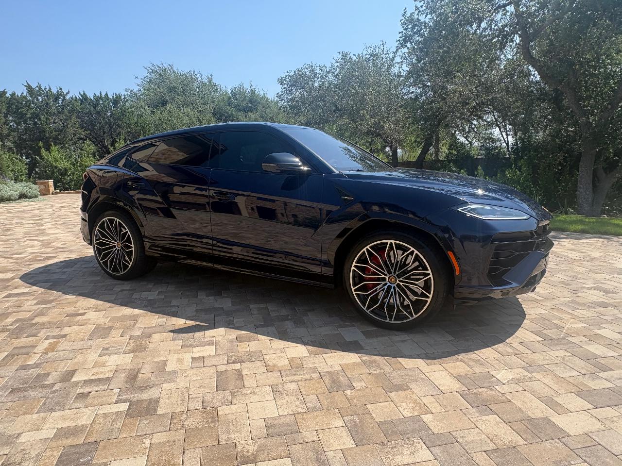 2025 Lamborghini URUS SE 照片 7