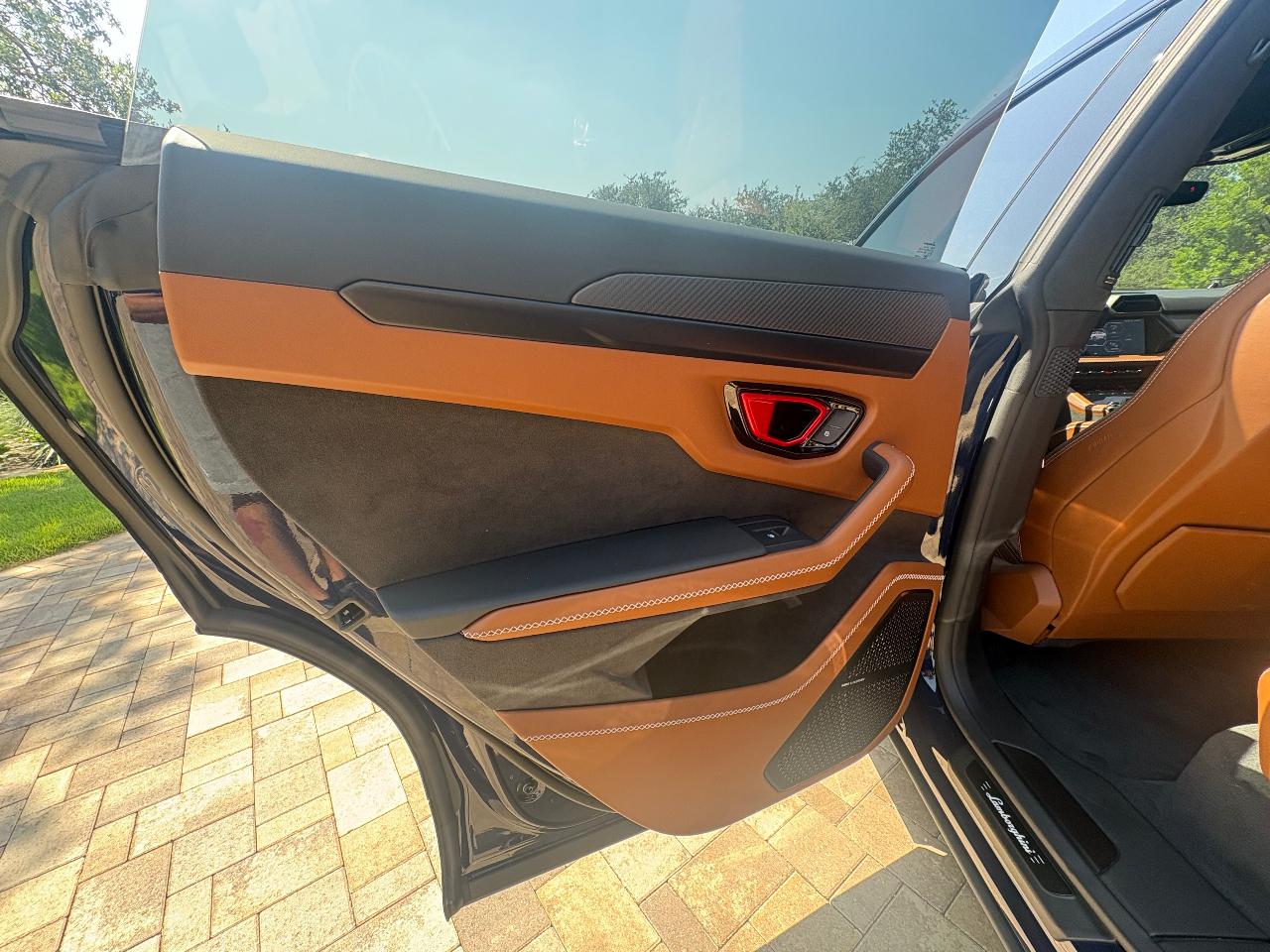 2025 Lamborghini URUS SE 缩略图 11