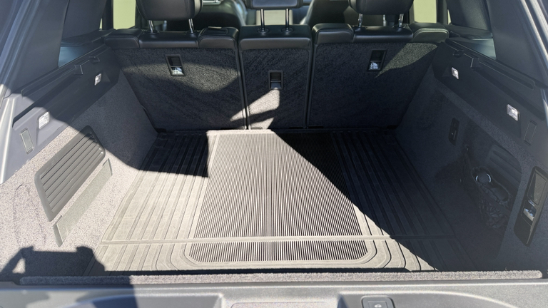 صورة 8 لـ 2023 LAND Rover RANGE ROVER P530 SE SWB