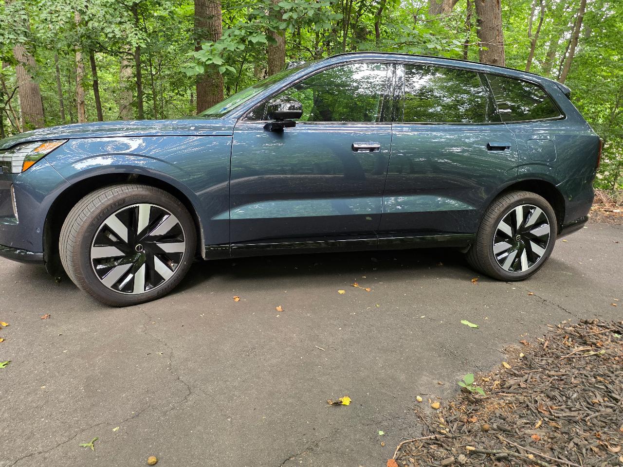 صورة مصغرة 3 لـ 2025 Volvo EX90 TWIN MOTOR PERFORMANCE ULTRA 7-SEAT
