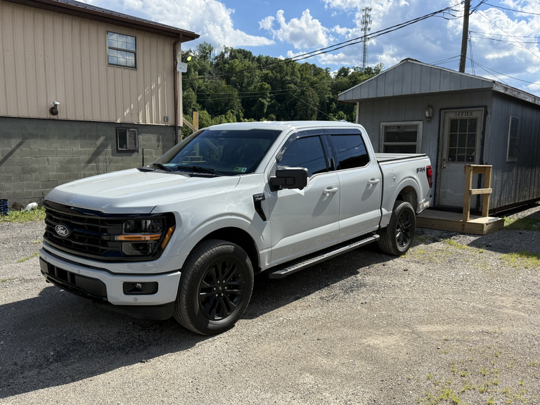 صورة 1 لـ 2024 FORD F-150 XLT