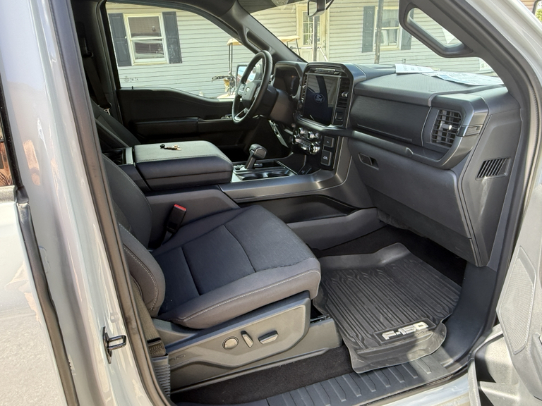 صورة 4 لـ 2024 FORD F-150 XLT