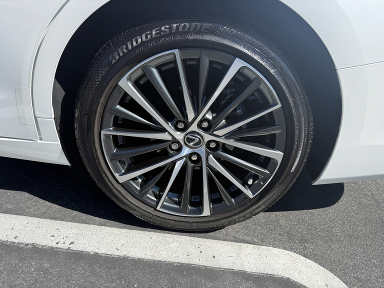 2025 Lexus ES 300H BASE — фото 5