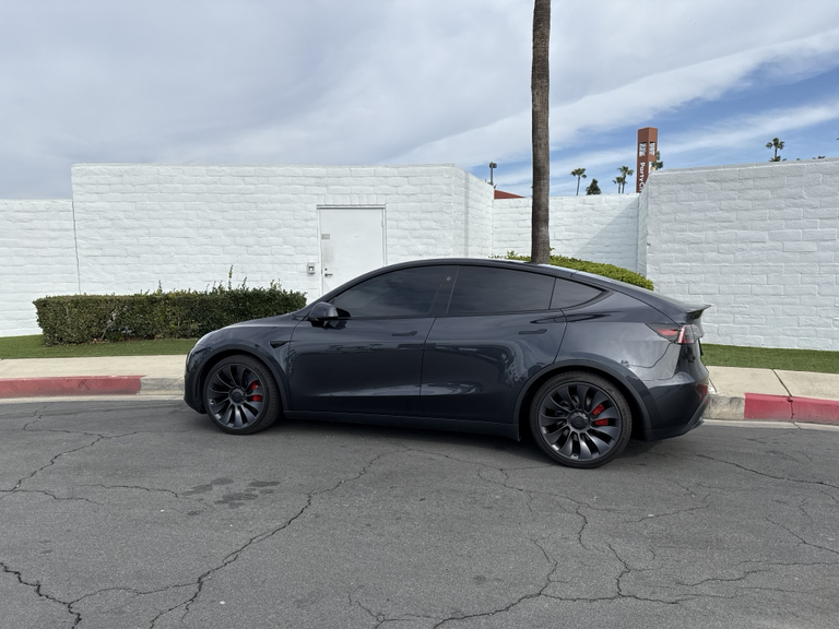 صورة مصغرة 3 لـ 2024 Tesla MODEL Y PERFORMANCE
