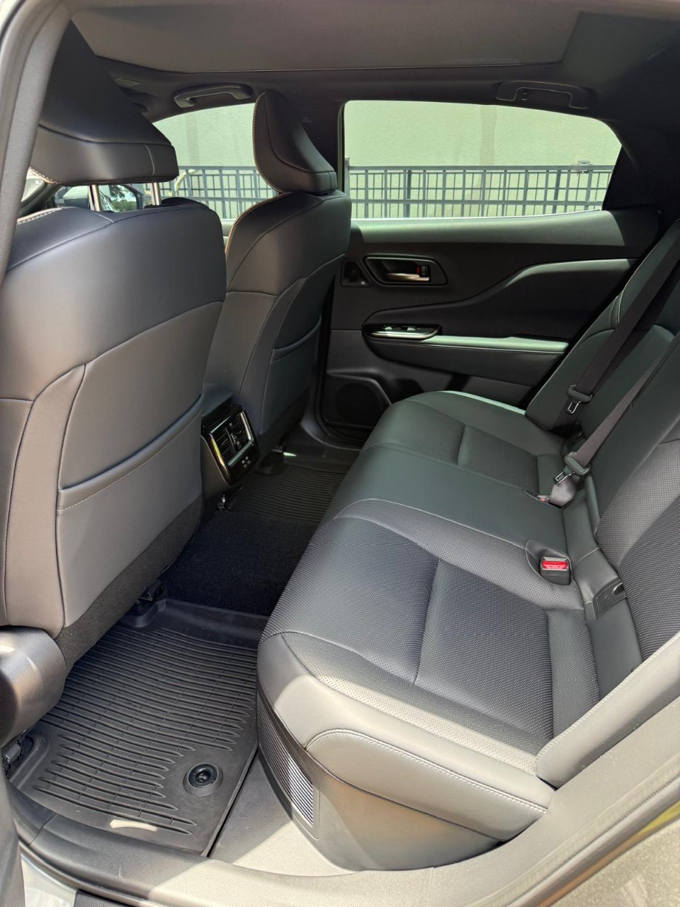 2025 Toyota CROWN PLATINUM — фото 9