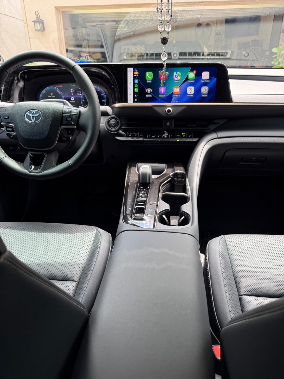 2025 Toyota CROWN PLATINUM — фото 2