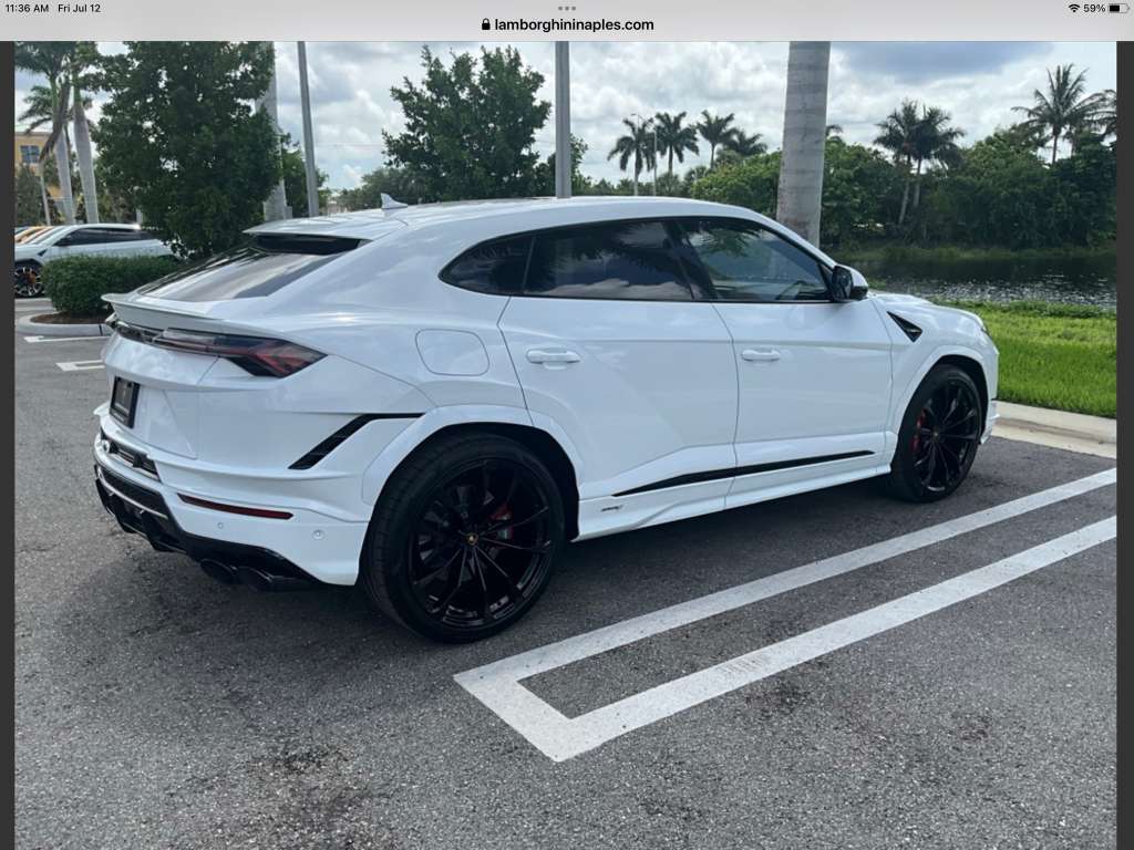 صورة 10 لـ 2024 Lamborghini URUS S