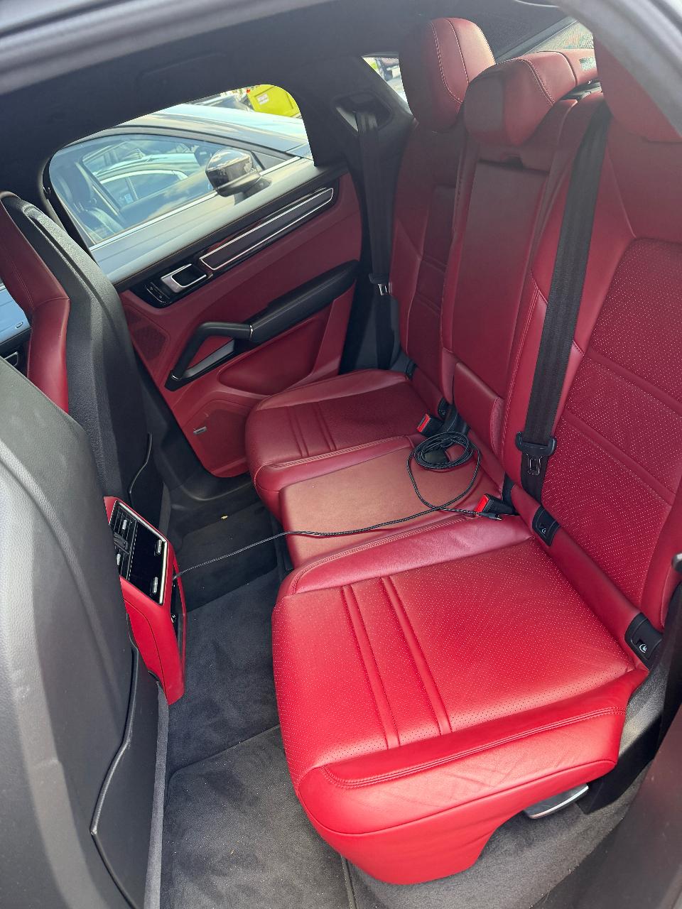 صورة 6 لـ 2021 Porsche CAYENNE CAYENNE GTS