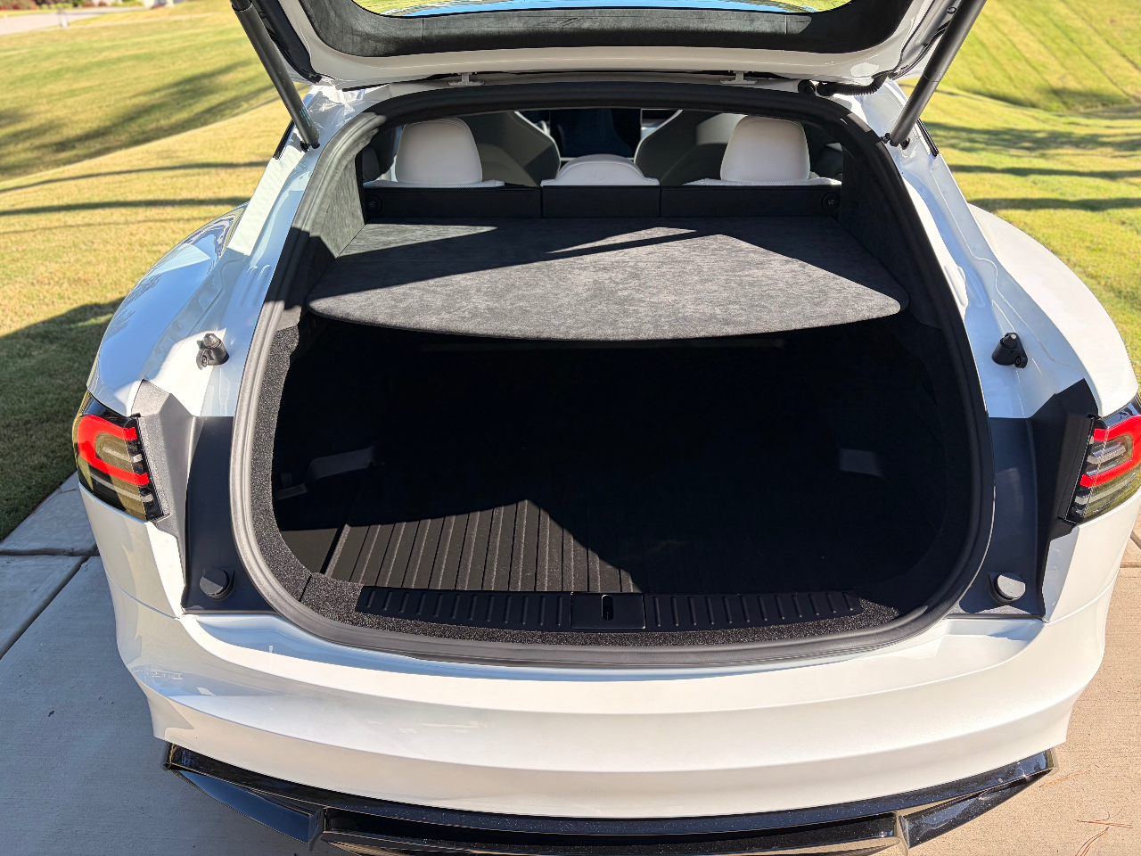TESLA MODEL S PLAID - 6