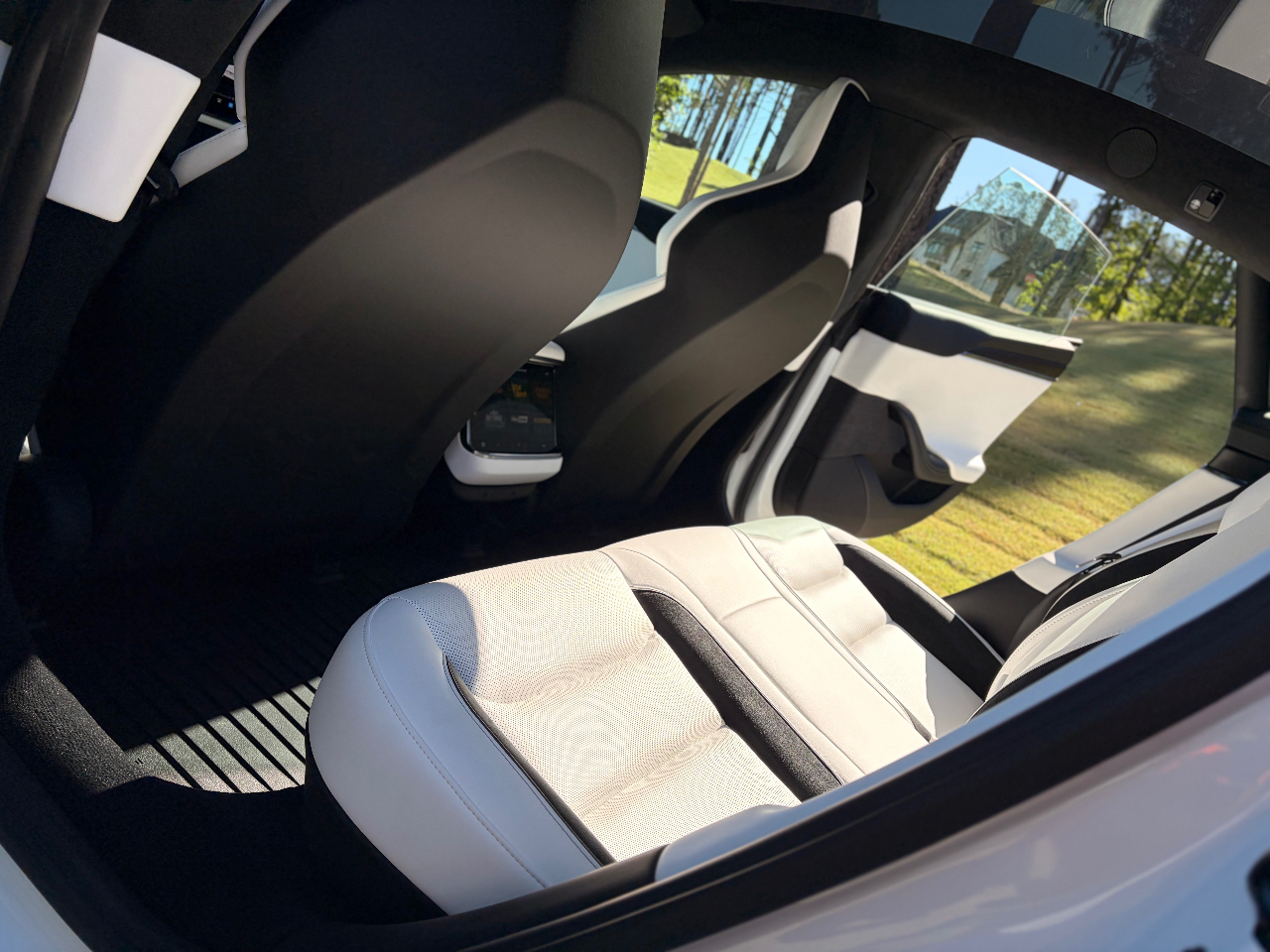 TESLA MODEL S PLAID - 9