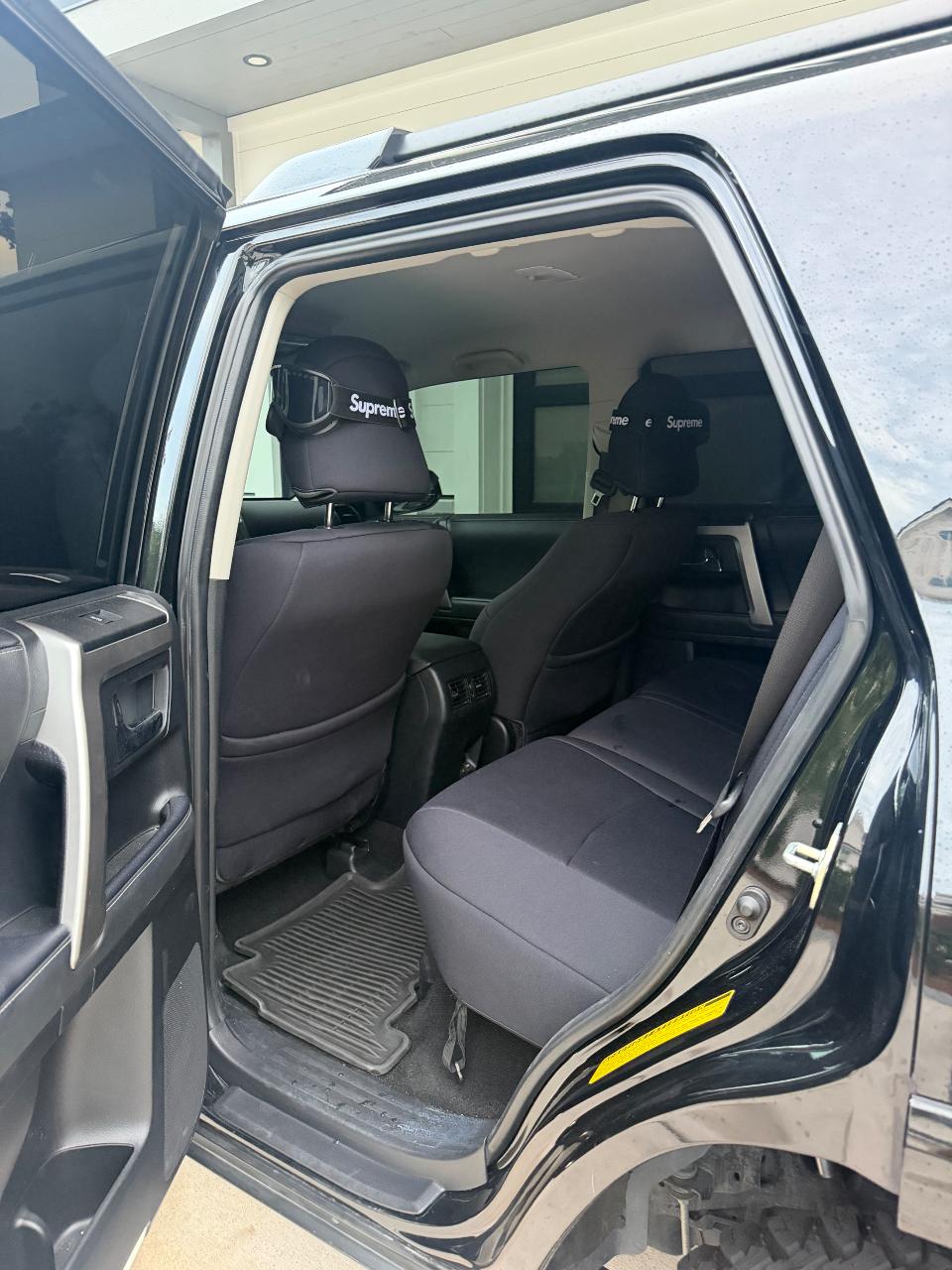 صورة 9 لـ 2023 Toyota 4RUNNER SR5