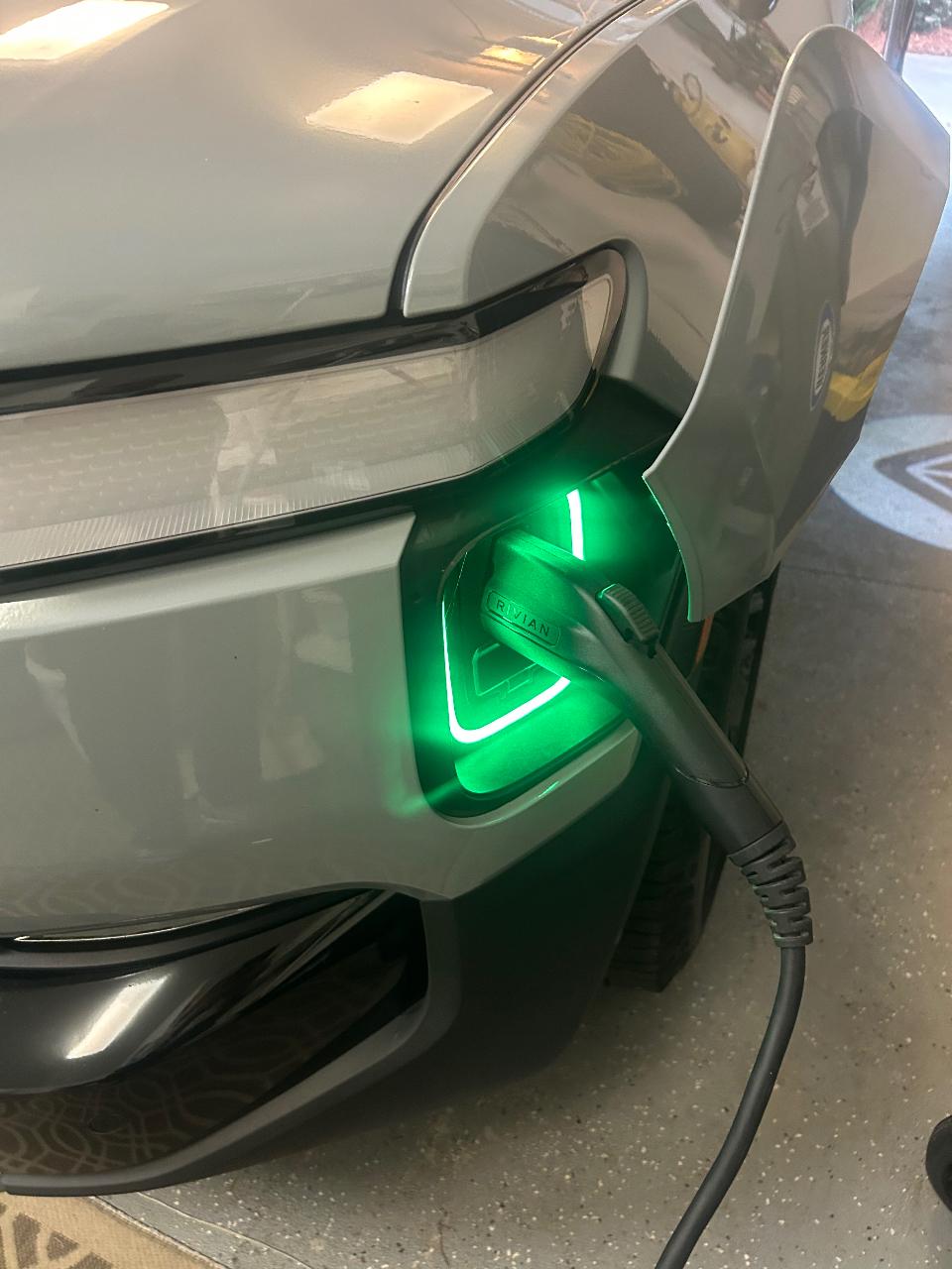 2022 Rivian R1T ADVENTURE PACKAGE — миниатюра 12