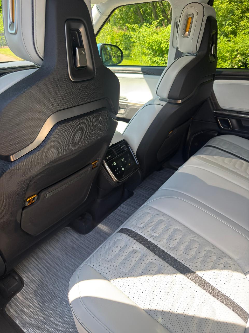 صورة مصغرة 15 لـ 2023 Rivian R1T ADVENTURE QUAD-MOTOR LARGE PACKAGE