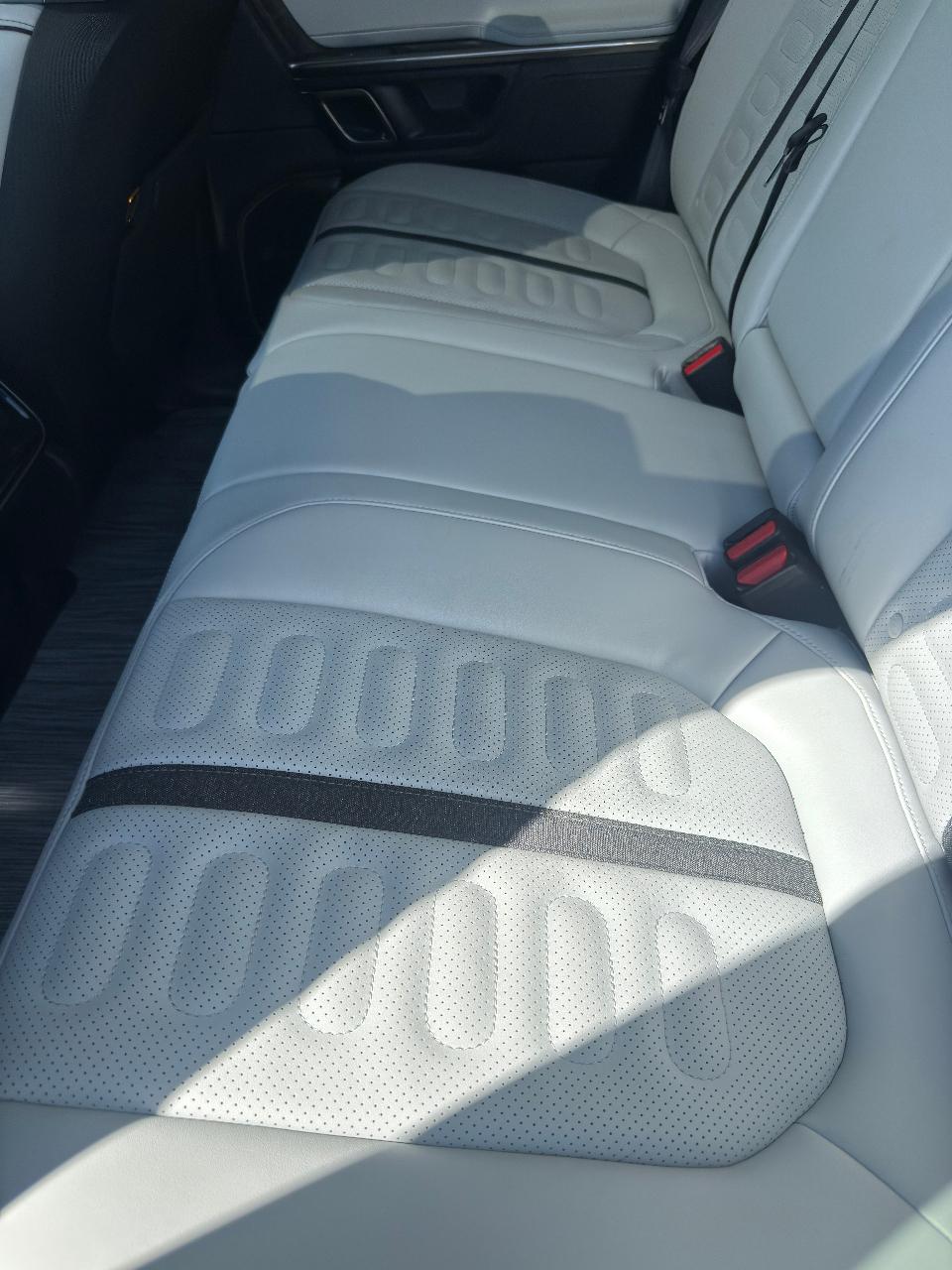 صورة مصغرة 17 لـ 2023 Rivian R1T ADVENTURE QUAD-MOTOR LARGE PACKAGE