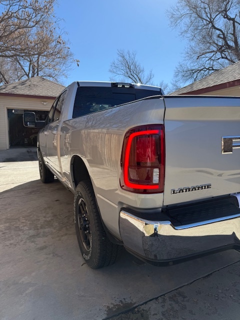 صورة 4 لـ 2026 RAM 3500 LARAMIE