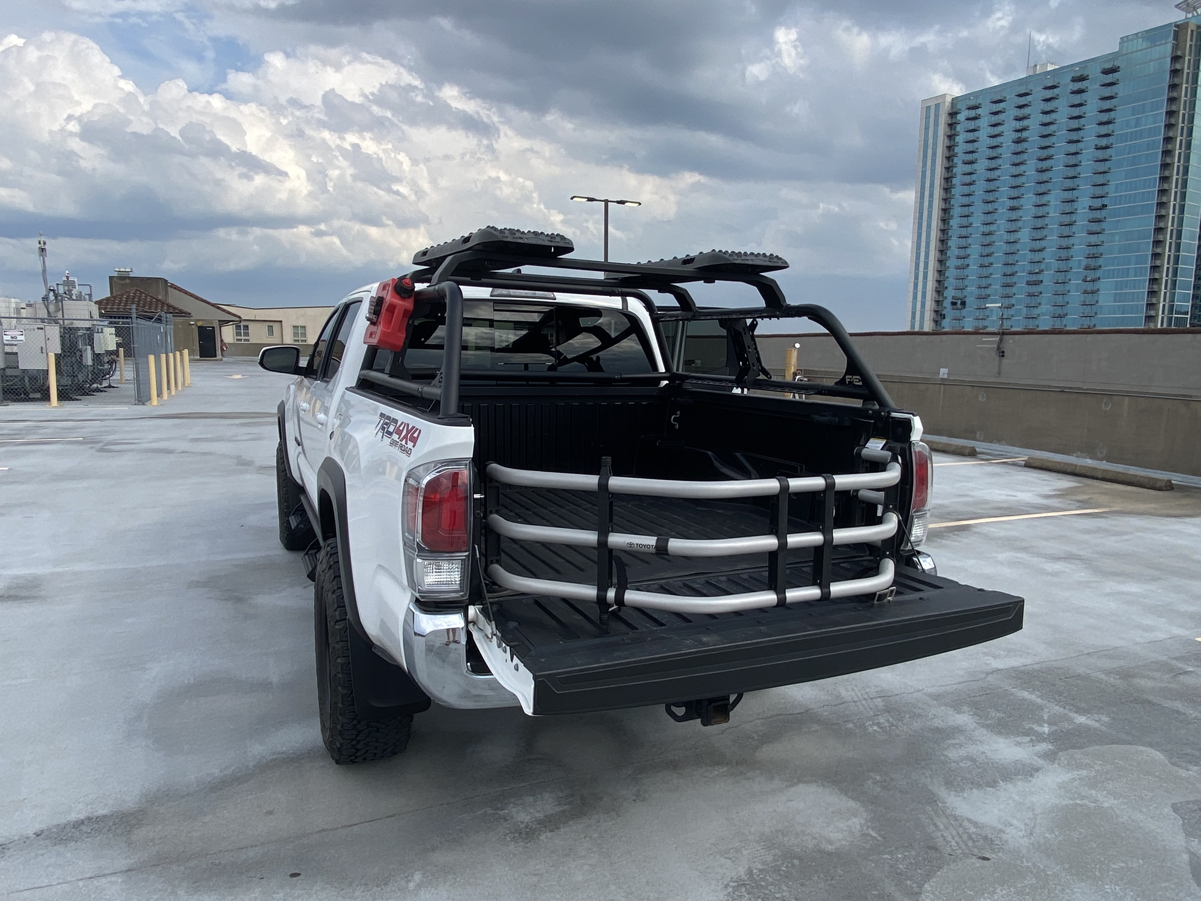 صورة 9 لـ 2023 Toyota TACOMA TRD OFF ROAD