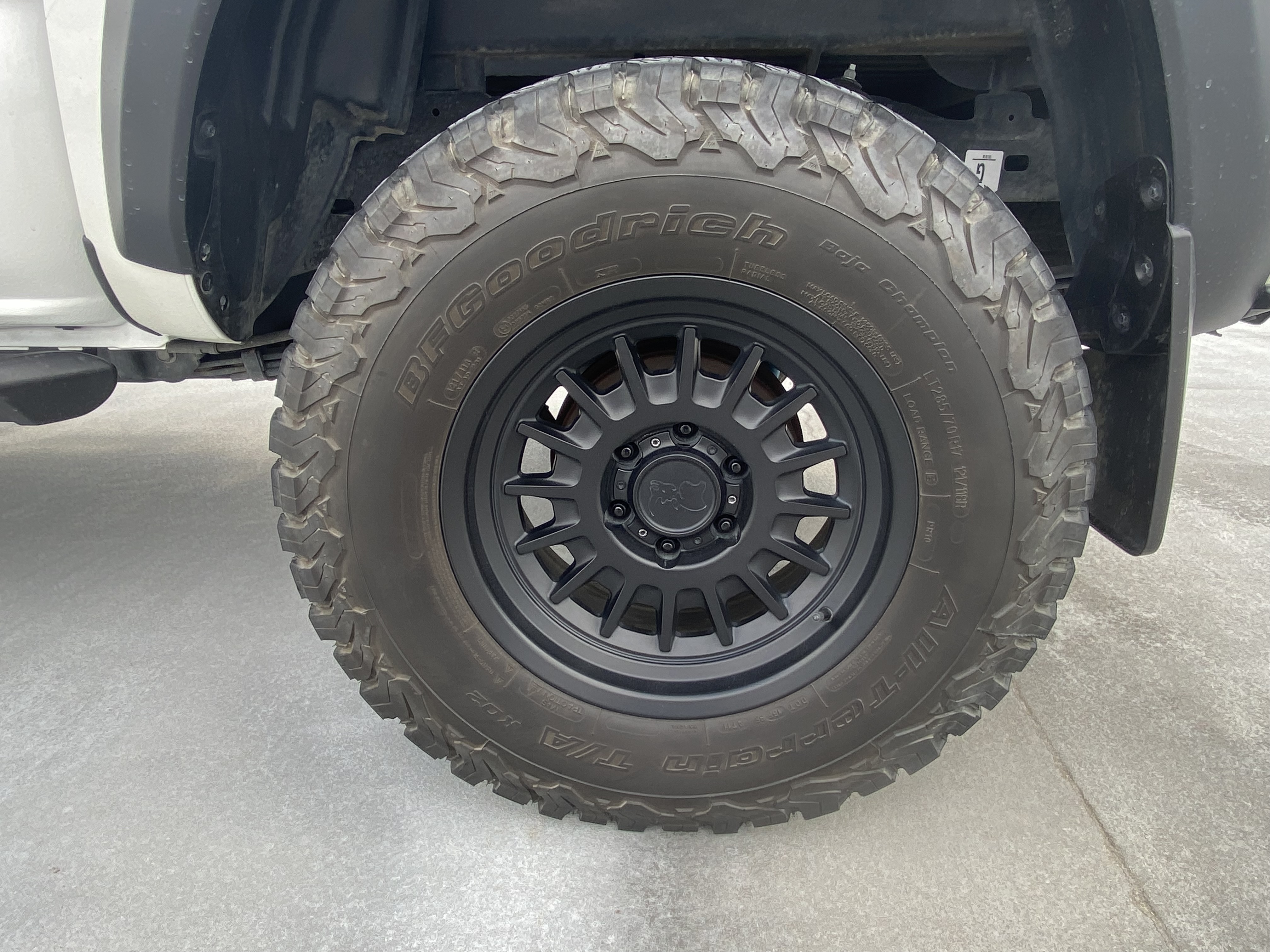 صورة 10 لـ 2023 Toyota TACOMA TRD OFF ROAD
