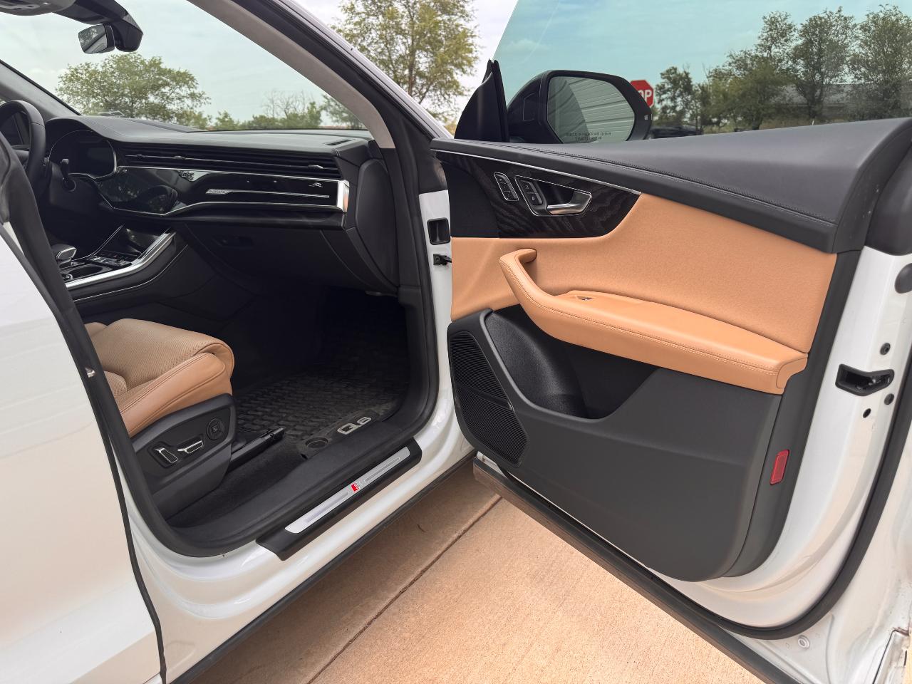 2023 AUDI Q8 55 PRESTIGE — миниатюра 18