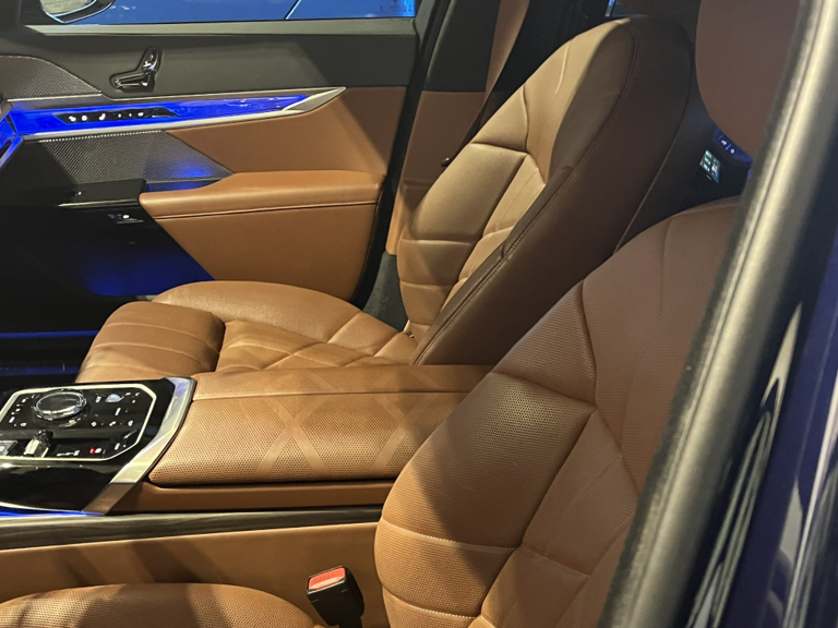 2023 BMW 740 I 照片 2