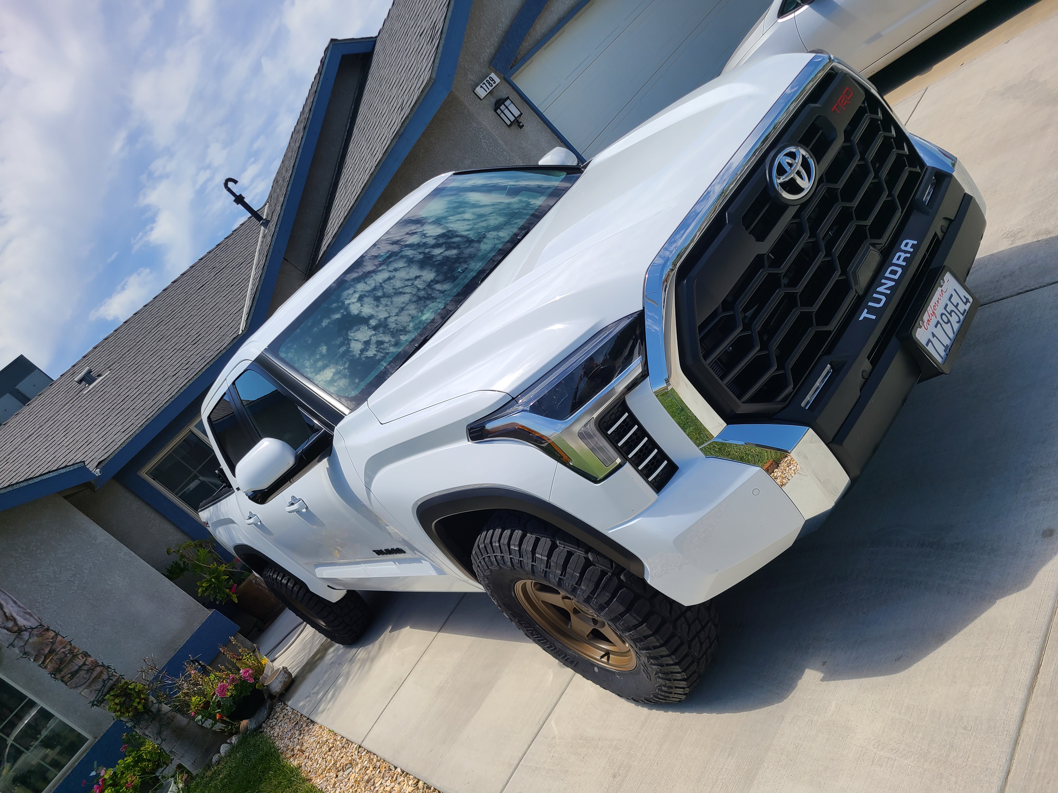 2025 Toyota TUNDRA SR5 照片 2