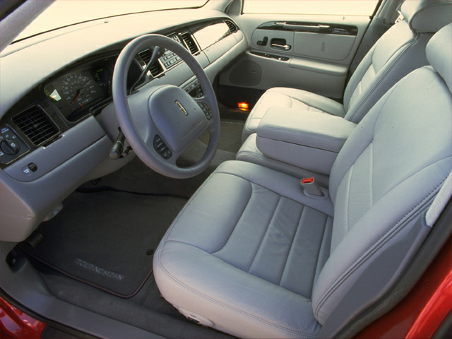 2000 Lincoln Town Car