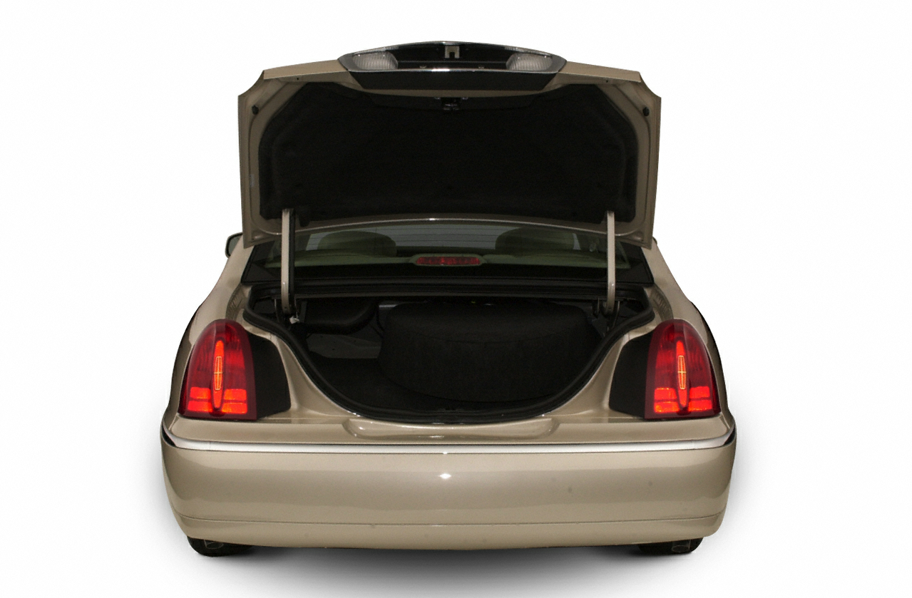 2000 Lincoln Town Car