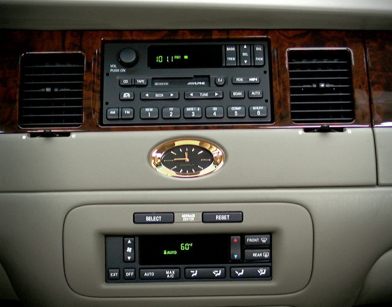 2000 Lincoln Town Car