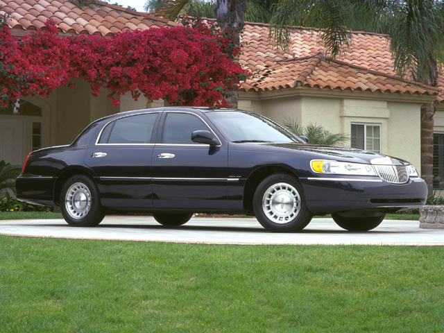 2000 Lincoln Town Car
