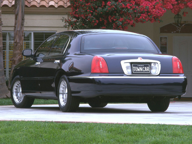 2000 Lincoln Town Car
