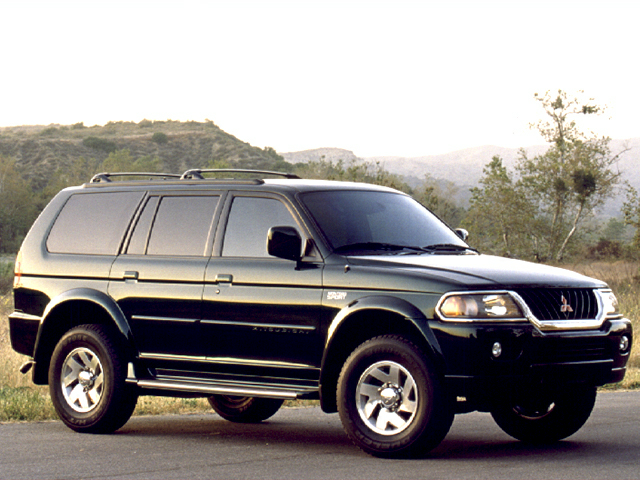 2000 Mitsubishi Montero Sport ES