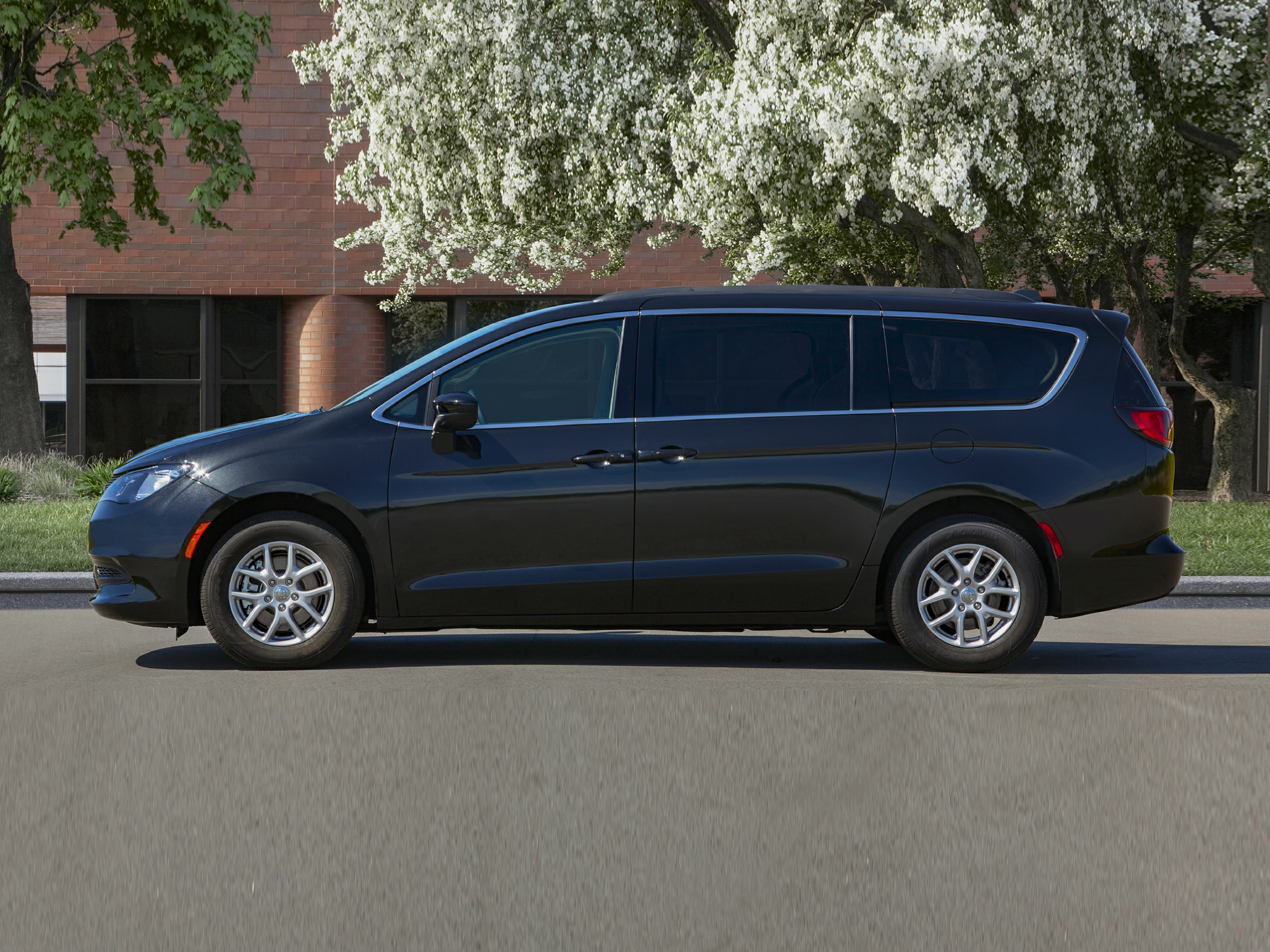 2021 Chrysler Voyager