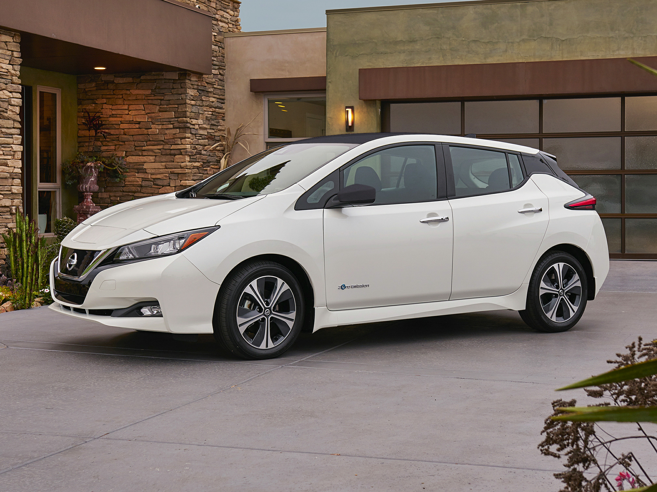 2020 nissan leaf store sv range