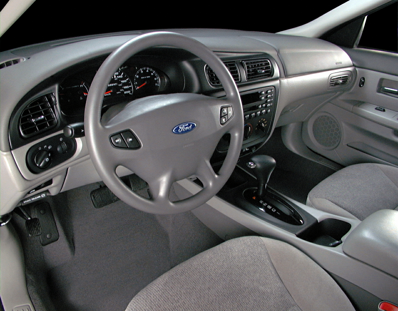 2000 Ford Taurus