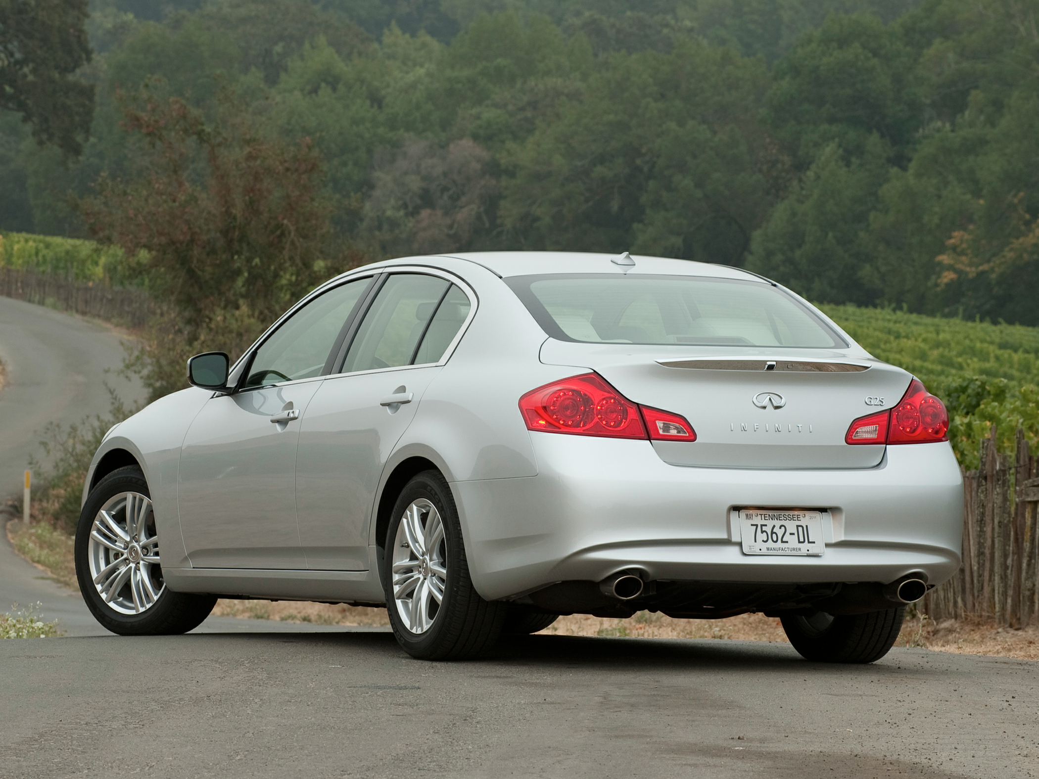 2011 INFINITI G25