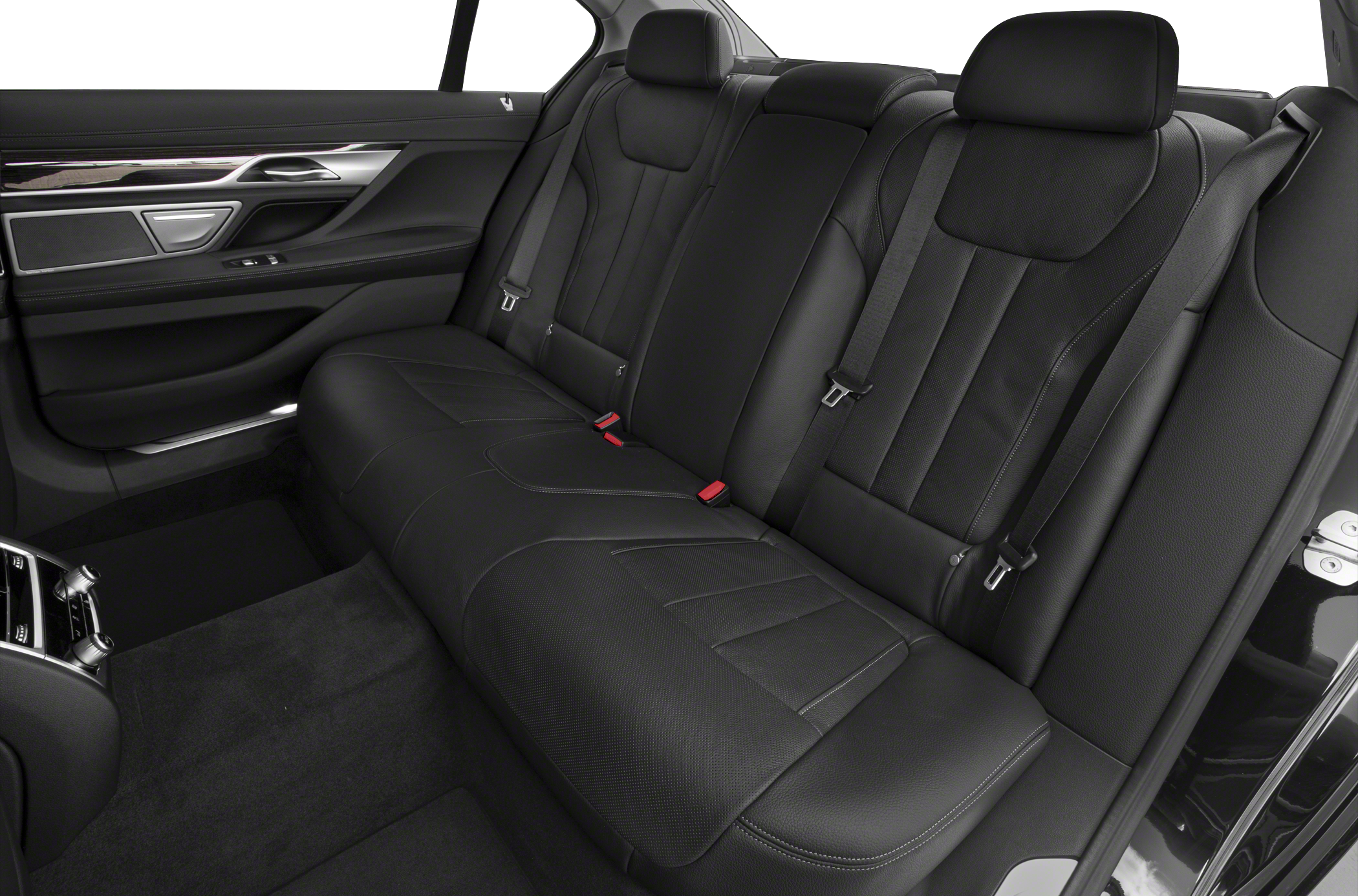 2022 BMW 740