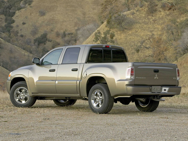 2006 Mitsubishi Raider