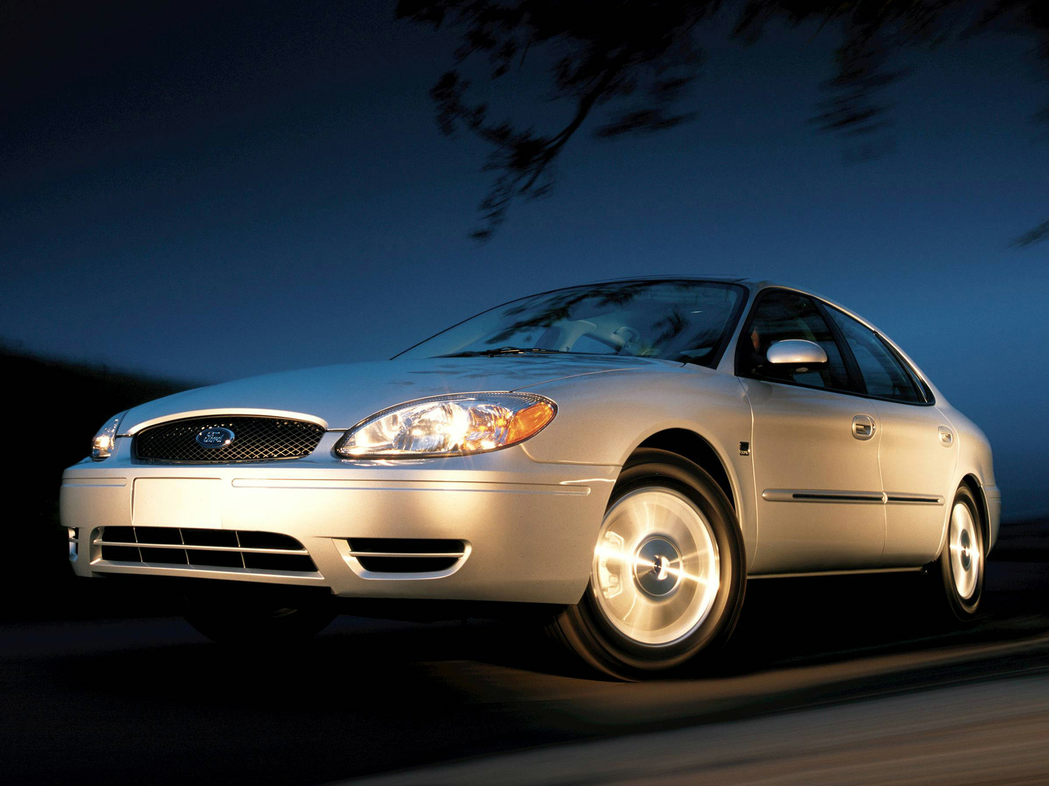 2004 Ford Taurus