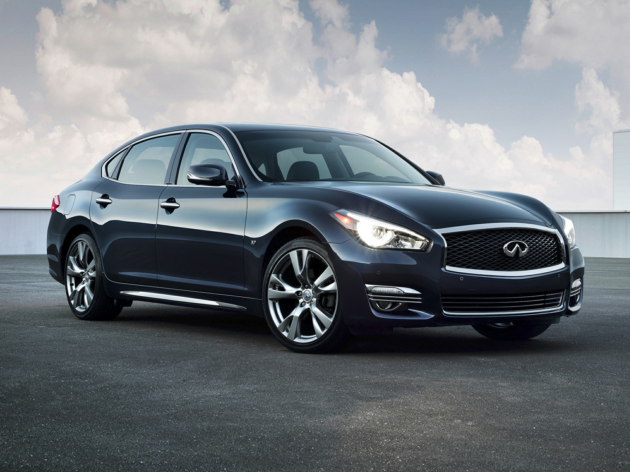 2017 INFINITI Q70L