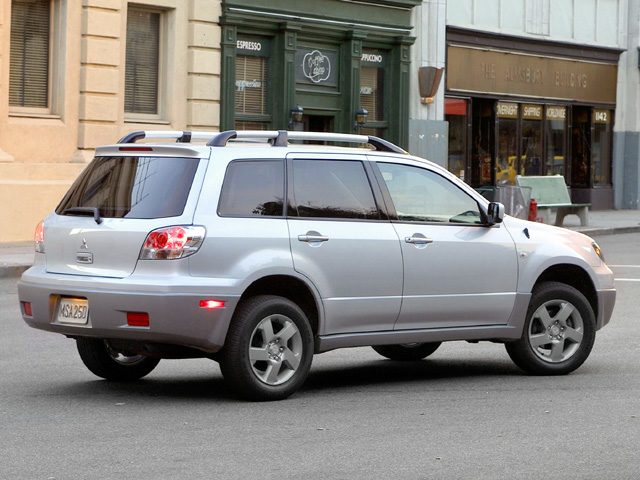 2004 Mitsubishi Outlander