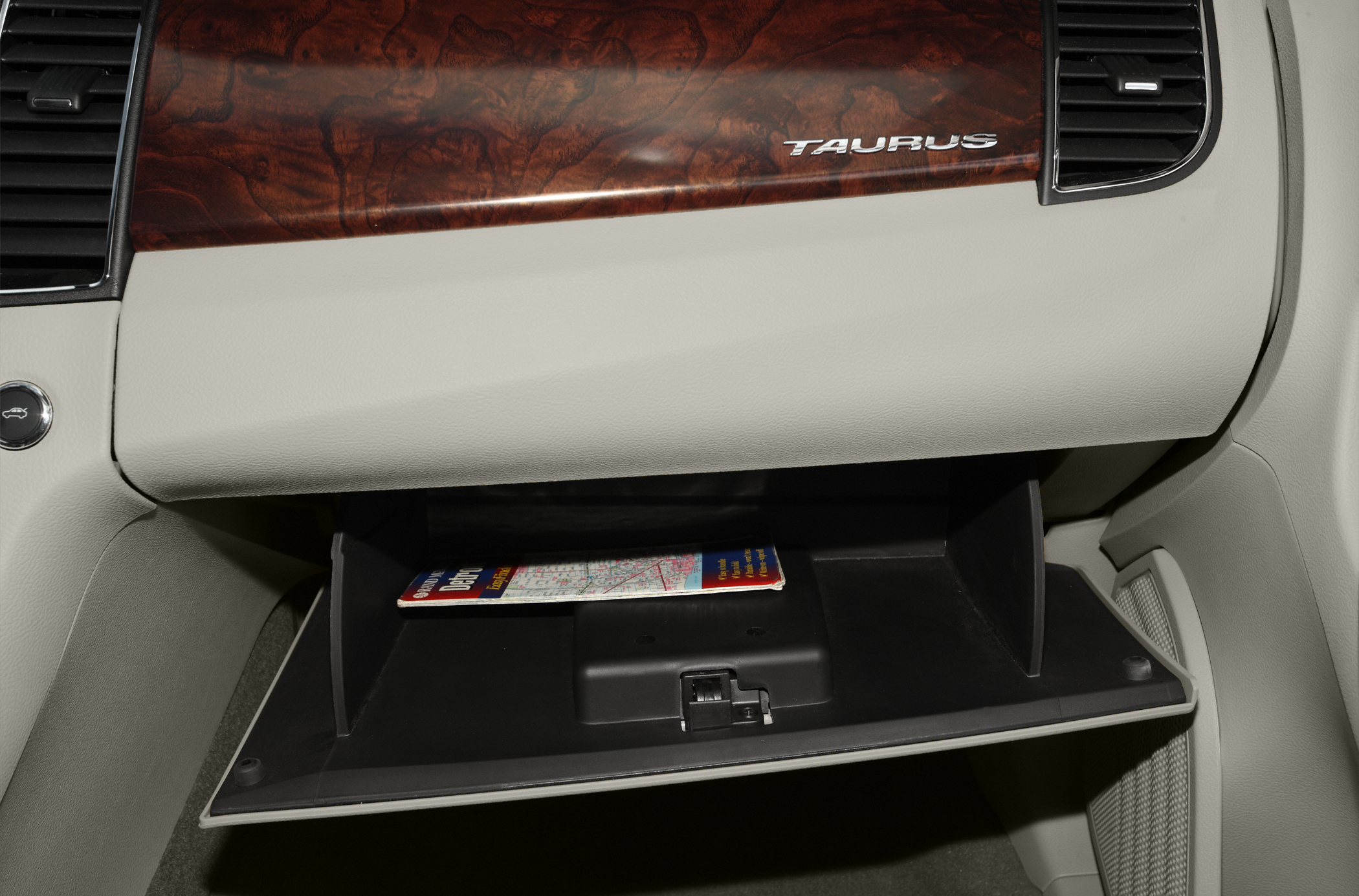 2010 Ford Taurus