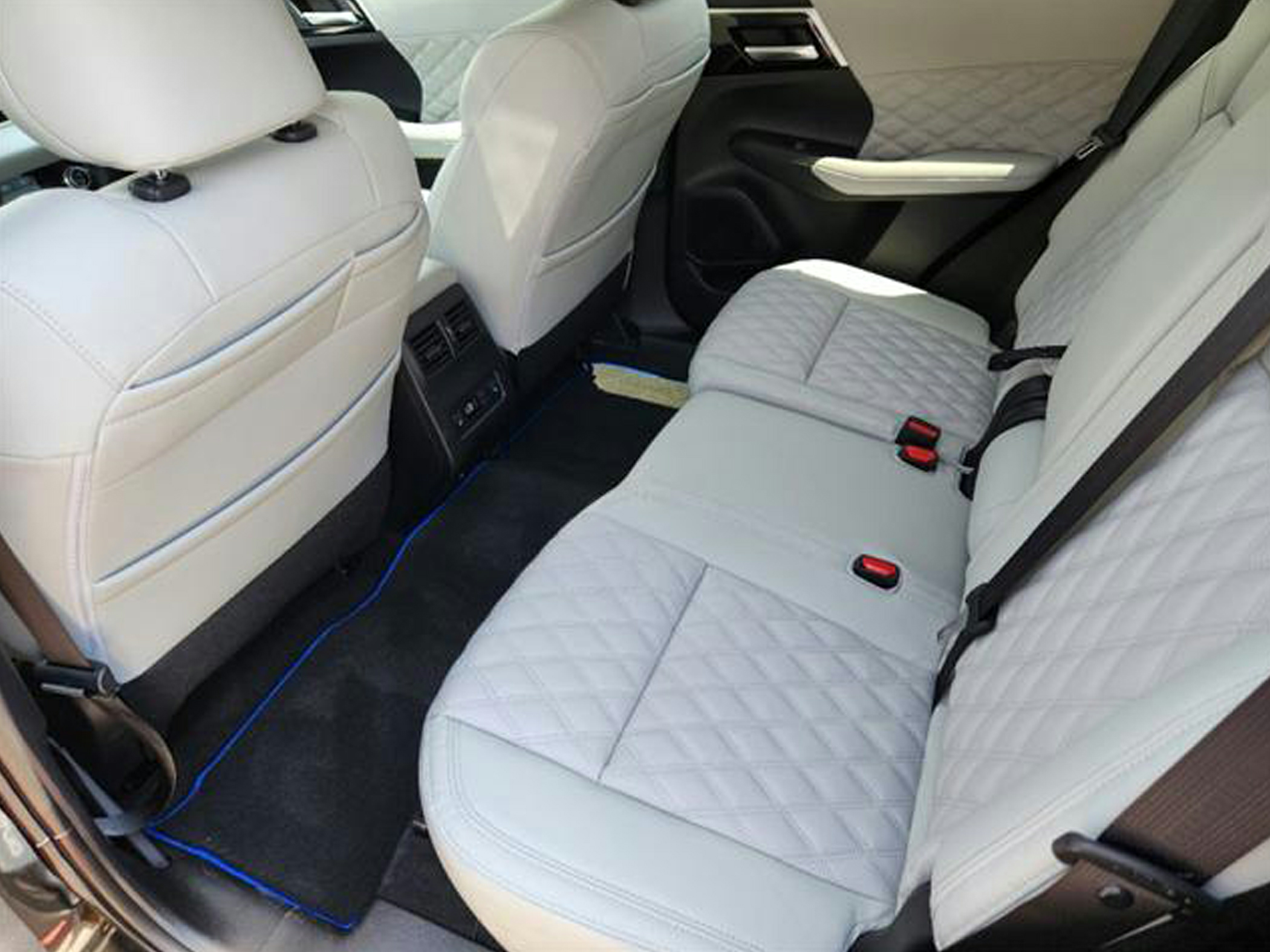 2025 Mitsubishi Outlander PHEV