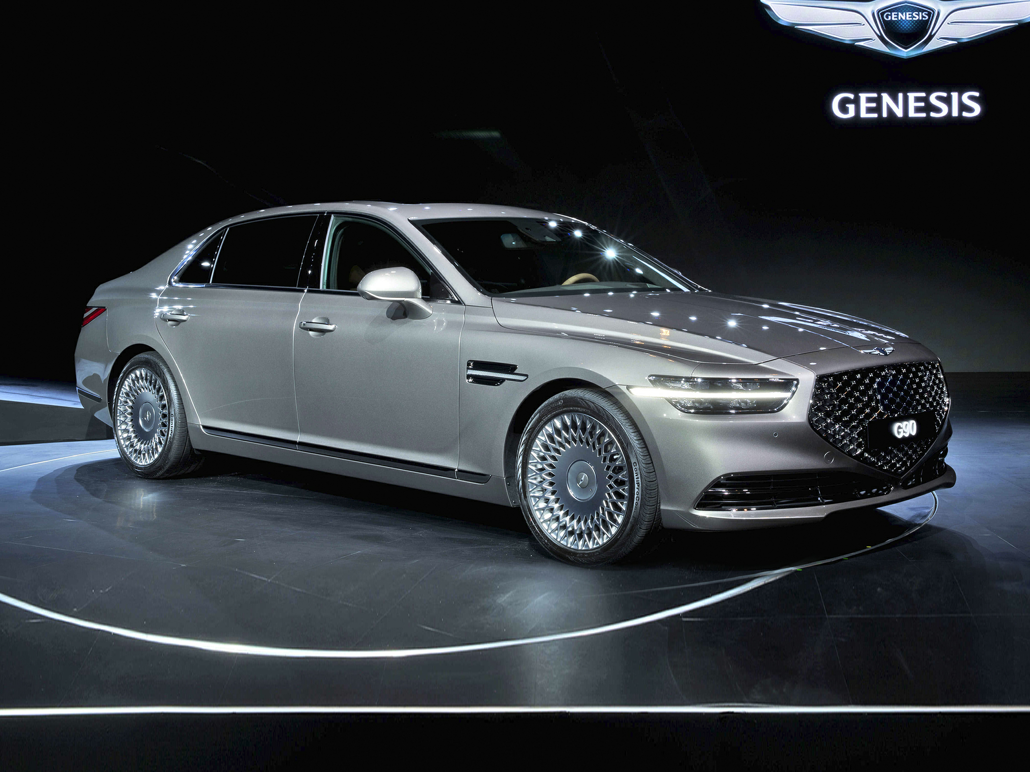 2021 Genesis G90