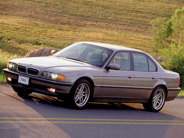 2000 BMW 740