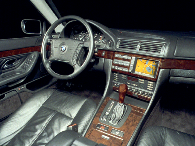 2000 BMW 740
