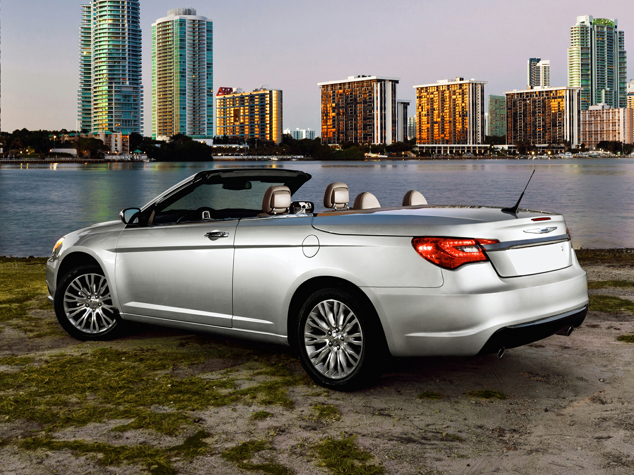 2013 Chrysler 200